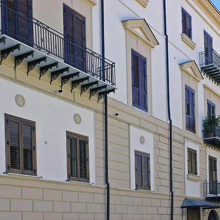 公寓 巴勒莫安蒂卡酒店 *