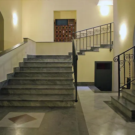 巴勒莫安蒂卡酒店 公寓 *