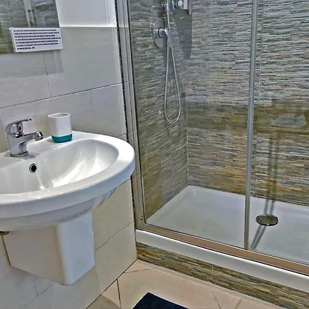 公寓 巴勒莫安蒂卡酒店 *